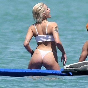 Halsey Nude Scenes Photos