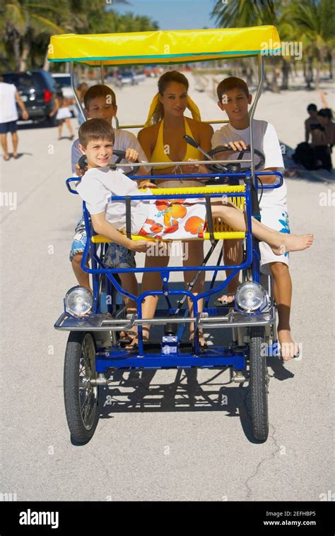 jahre bikini Fotos und Bildmaterial in hoher Auflösung Alamy