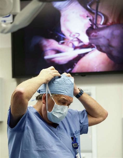 Accomplished Boston heart surgeon starts operating in Houston where