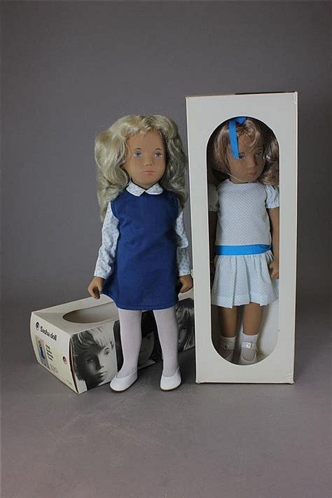 Lot Sasha Dolls S Sasha Blonde Tunic And S Sasha Honey Blonde Party Both