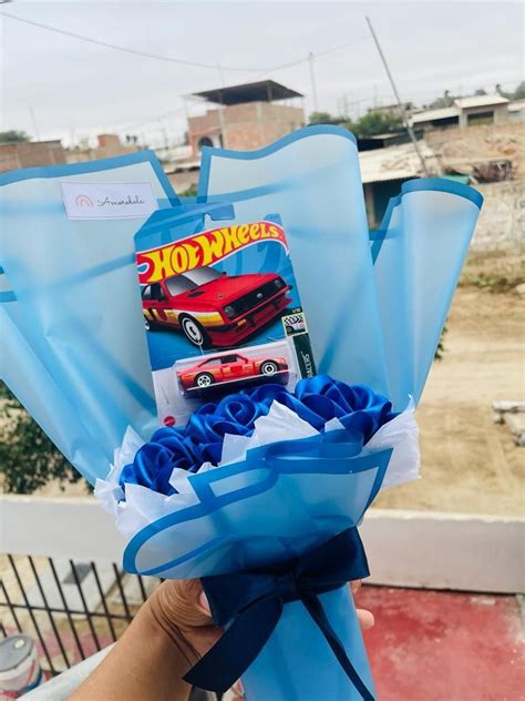 Ramo Con Hotwheels Hot Wheel Gifts Ribbon Flowers Bouquet Boyfriend Gifts