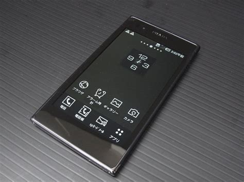 発売直前！ スマートフォンになった『PRADA phone by LG L-02D』のスタイリッシュな外観をチェック - ライブドアニュース