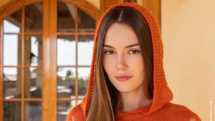 Sonya Blaze Brunette Face Women Model Looking At Viewer Russian Russian Women Pornstar