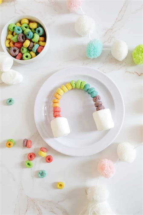 Froot Loops Rainbow Craft - Childhood Magic