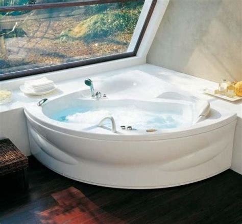 Акриловые угловые ванны: размеры, цены, фото