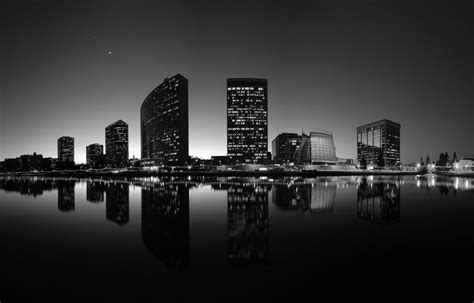 Oakland Skyline-BW by geolio on DeviantArt