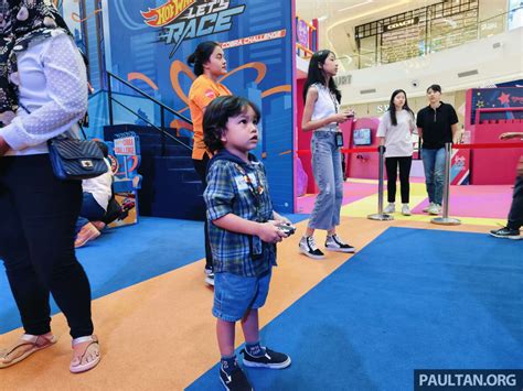 Hot Wheels Lancar Siri Animasi Let S Race Di Netflix Bandar Hot Wheel Saiz Sebenar Kini Di Ioi