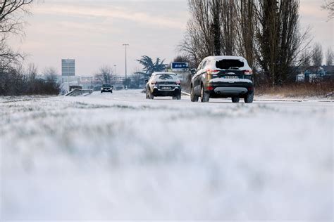 Neige En Plaine Île De France Normandie Bretagne Où Les Flocons