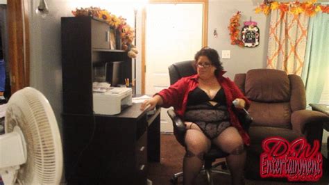 BBW Fucks Herself With Her Home Office MP BBWQueenmama S Bedroom Clips Sale