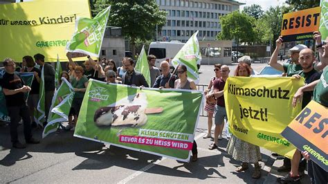 Sauer Wegen Klima Exit Demo Vor Us Botschaft In Bern Blick