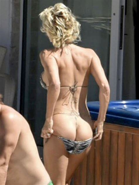 Pam Anderson Flashing Her Ass Of The Day DrunkenStepFather