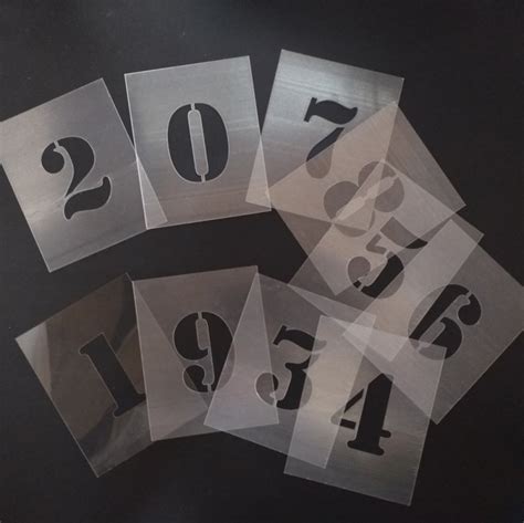 Трафареты цифры из пластика 19 фото