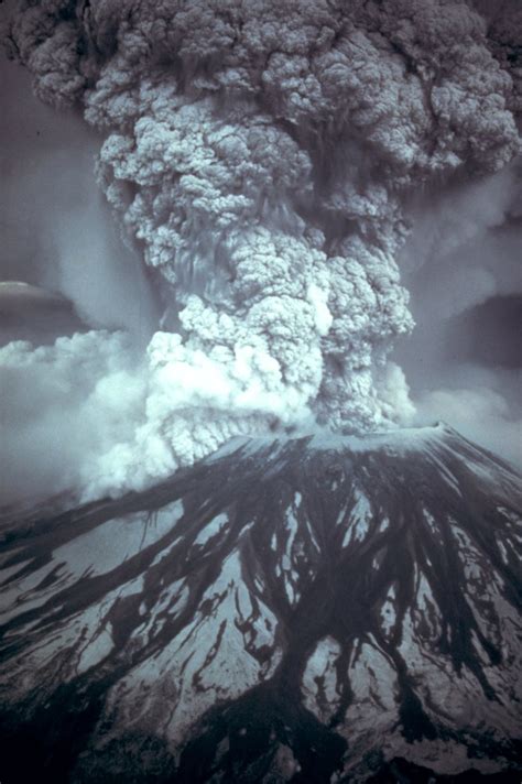 Top 10 Unbelievable Facts about Mount St. Helens - Discover Walks Blog