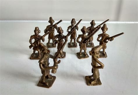 Бронзови фигурки на войници. гр. Пловдив Коматевски възел • OLX.bg