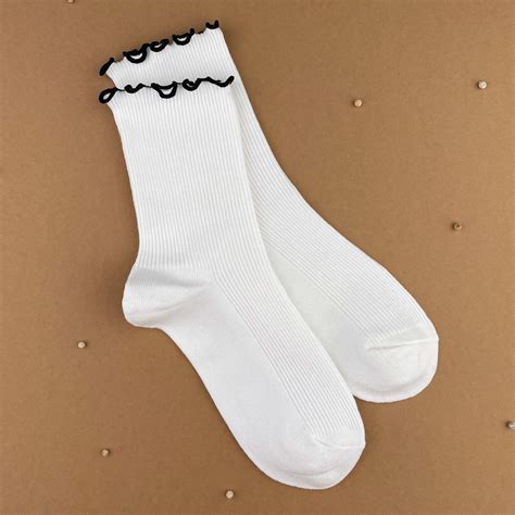 Купити шкарпетки з рюшами