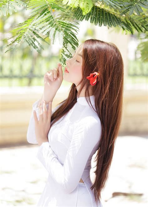 Hot girl ảnh thẻ Hương Lê diện áo dài trắng nhớ thuở học trò