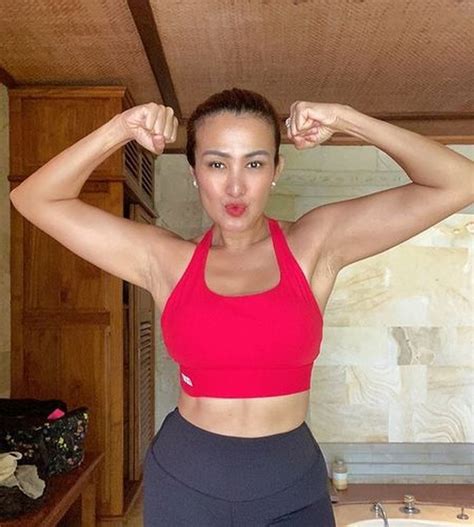 9 Hot Sexy Liza Natalia Bikini Pics