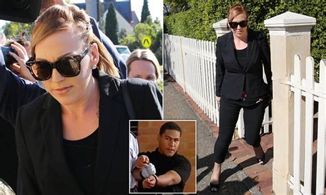 Prison Officer Amy Connors In Court After Having Sex With An Inmate Daily Mail Online