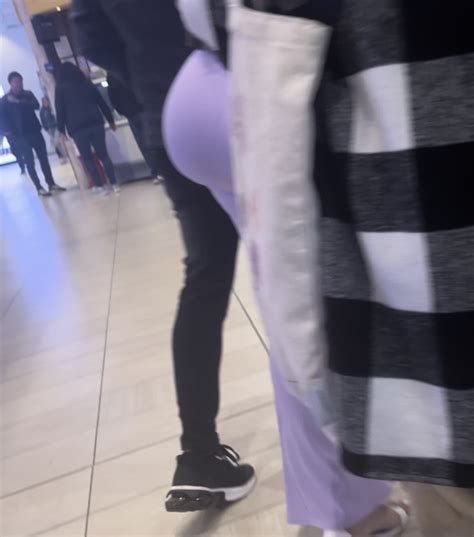 Mega Ass In Purple Flare Leggins Mega Culaso Demasiada Nalga Spandex Leggings Yoga Pants