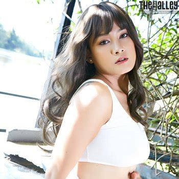 Winny Sung Babe Page Watch This Adult Model On FreeOnes