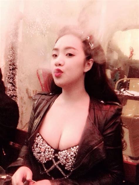 Naked Cao Giang In The Viet Nam Personal Show