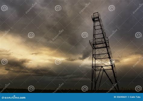 Abandoned oil and gas rig stock image. Image of industry - 35690601