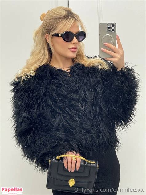 Emily Aka Emilee Xx Aka Emmilee Xx Nude Leaks OnlyFans Fapellas