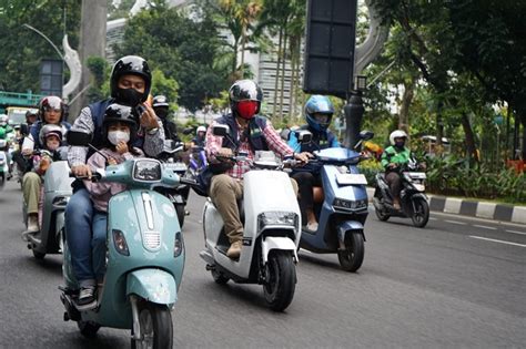 Subsidi Motor Listrik Rp7 Juta Berlaku Besok Ini Deretan Merek Dan