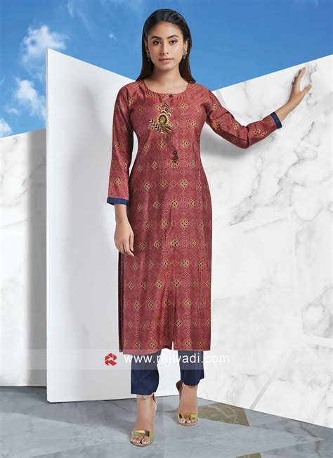 Simple Kurti Set In Maroon Color