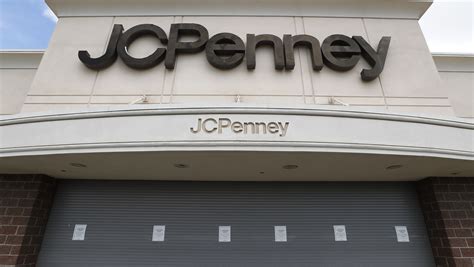 Does jcpenney sell tommy hilfiger online