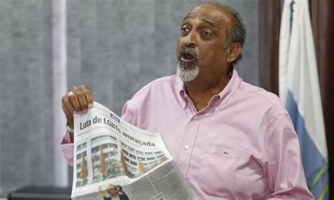 Pastor exonerado no Rio apresenta projeto de cura gay na Câmara Jornal O Globo