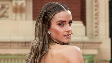 When Emma Watsons Alleged Nude Pictures From A Cloth Fitting Were Leaked And She Threatened