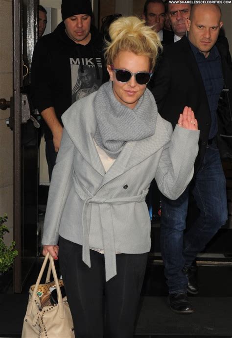 Britney Spears No Source Celebrity Beautiful Babe Posing Hot London Hotel High Resolution