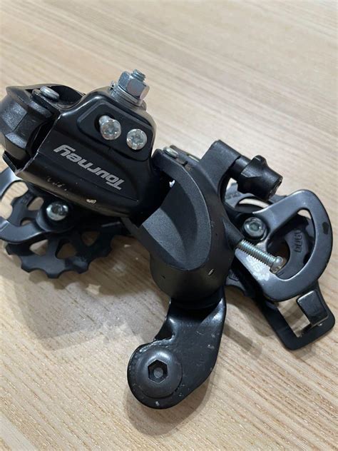 Shimano Tourney RD TY300 Rear Derailleur BRAND NEW Sports Equipment