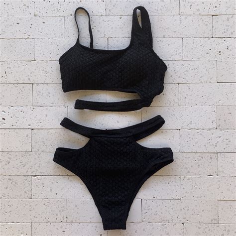 Biquini Hot Pants Recortes Tecido Detalhado Preto Dondoca Moda Feminina