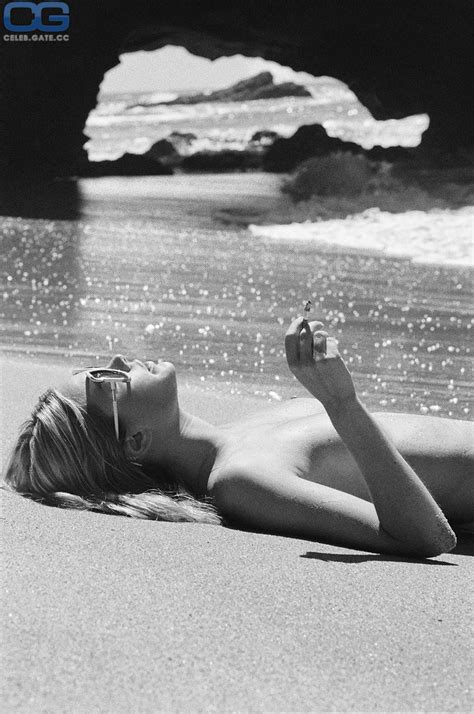 Camille Rowe Nude Pictures Photos Playboy Naked Topless Fappening