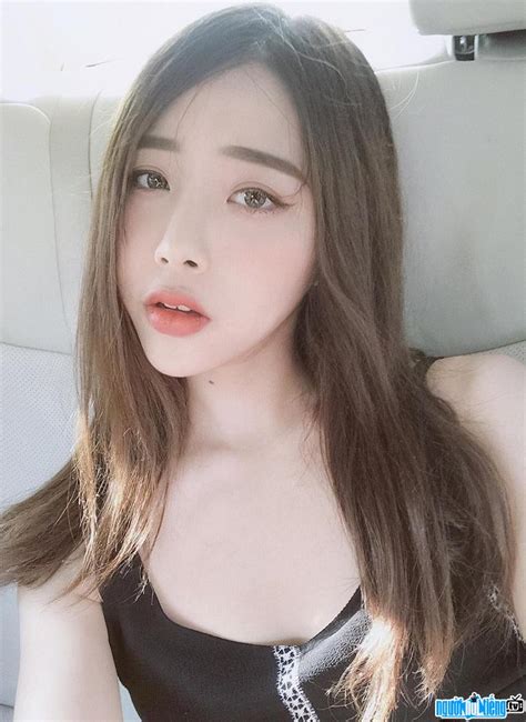 Hot girl Trần Bích Hạnh