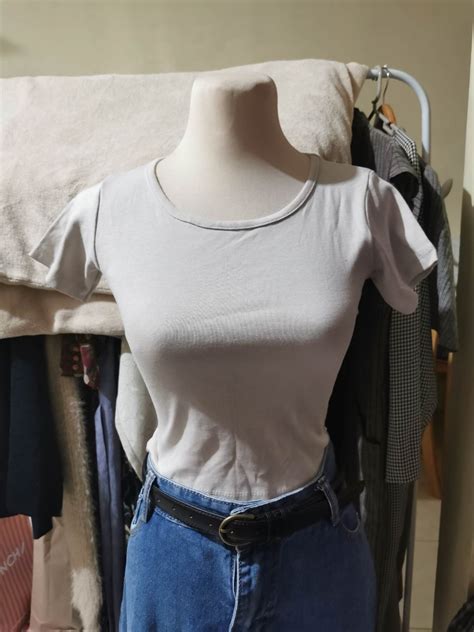 Light Nude Basic Crop Top Small To Semi Large Women S Fashion Tops Blouses On Carousell
