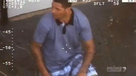 Sex Offender Climbs Rooftops To Escape Police YouTube