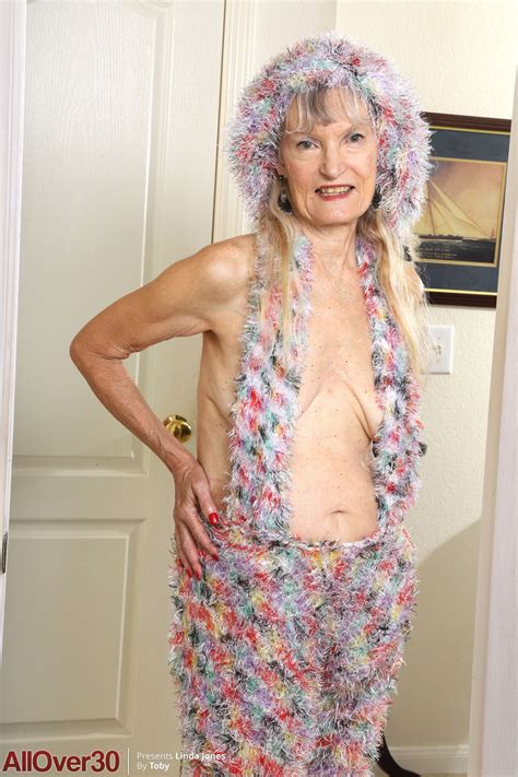 Slender Old Granny Linda Jones Exposes Her Saggy Tits And Juicy Cunt Coedcherry