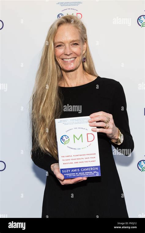 Suzy Amis Model