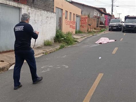 Jovem De Anos Assassinado A Pedradas No Meio Da Rua Em Teresina