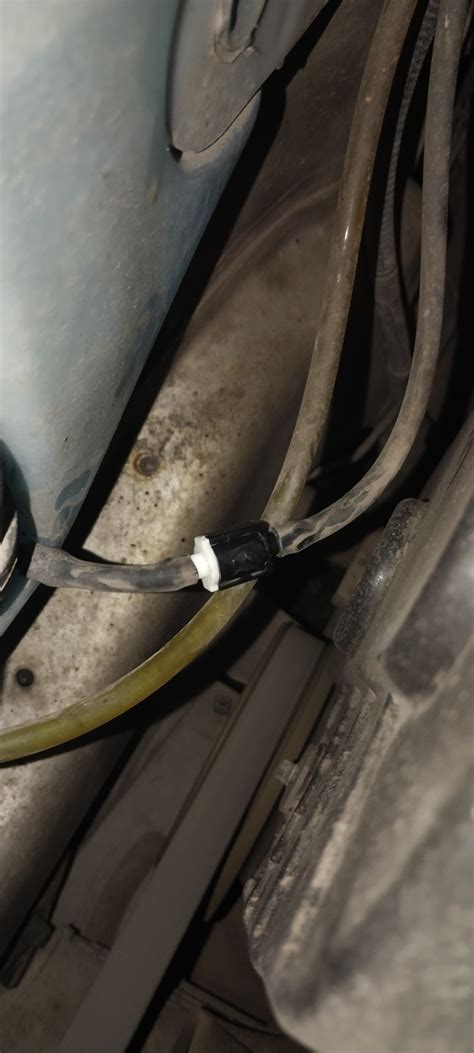 Обратный клапан омывателя — Lada Калина Универсал (1G), 1,6 л, 2012 ...