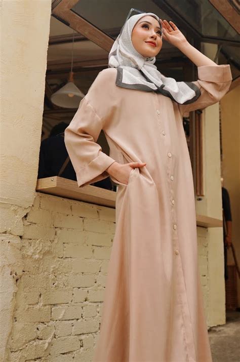 Aleeya Plain Jubah Nude Maroon Red