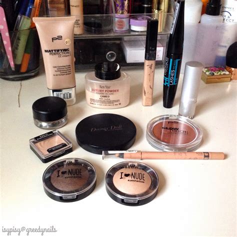 Greedy Nails New In Essence I Love Nude Lidschatten Swatches