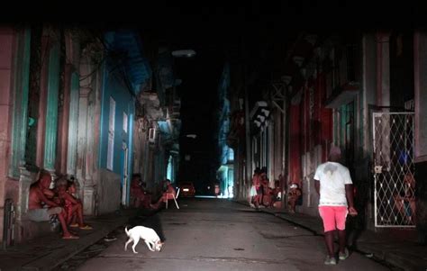 Crisis eléctrica en Cuba empeora y la isla sufre un apagón total