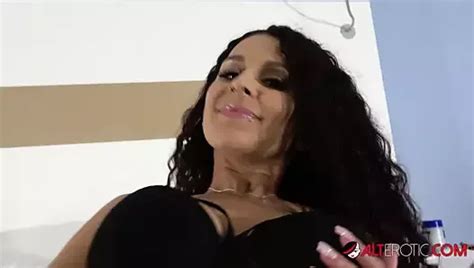 German Bitch Mara Martinez Surprises Him With Hot Underwear In The