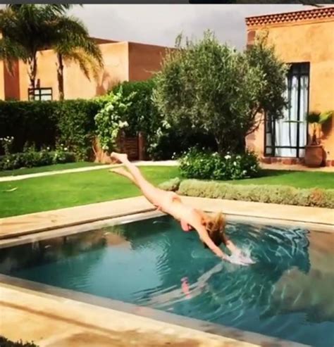 Splendide En Bikini Caroline Ithurbide Passe Des Vacances De R Ve En