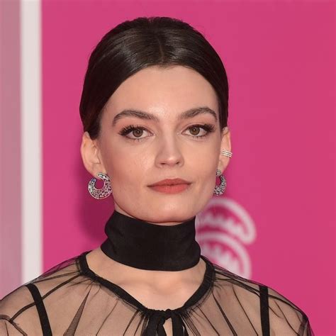 Emma Mackey De Sex Education Seria A Irm Perfeita Para Barbie Purebreak