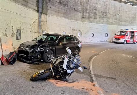 Crash Zwischen Auto Und Motorrad Unsertirol